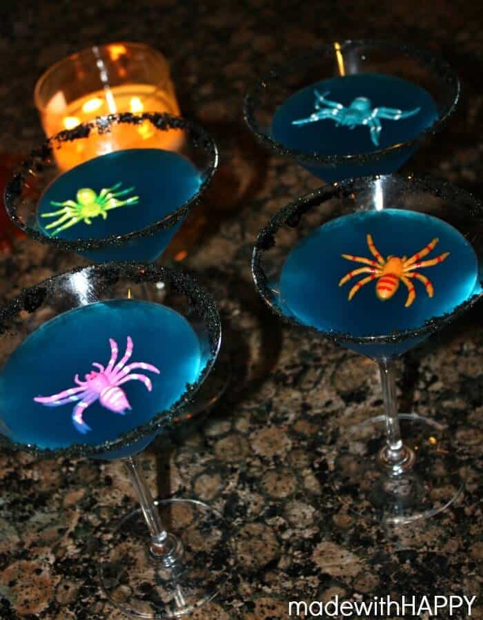 Halloween Cocktails | Witches Brew Cocktail| Blue Cocktails Great for Halloween Parties and Halloween Celebrations | www.madewithhappy.com